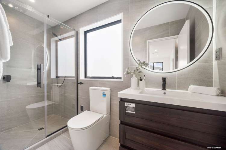 7 Spars Road Wainui_10