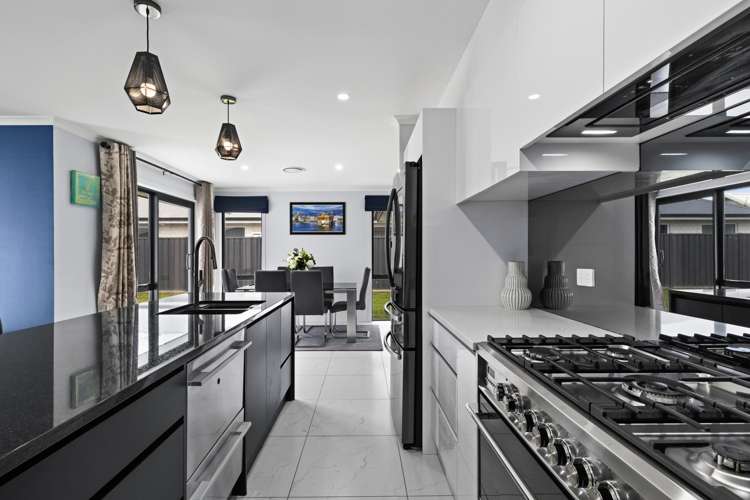 29 Hikawera Drive Frimley_9