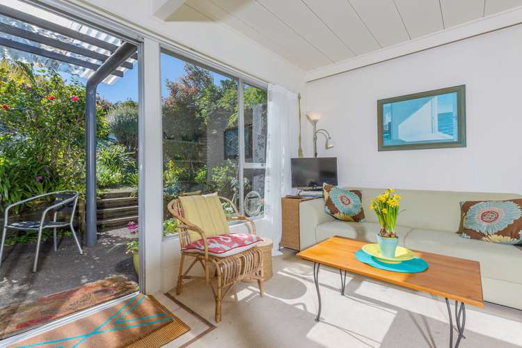 8/18 Parr Terrace Castor Bay_9