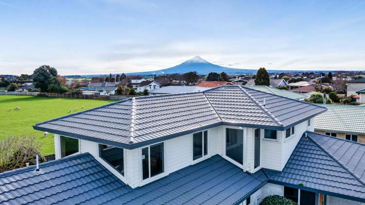 8 Edna Wills Place Hawera_1