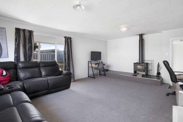 6 Yates Street Otaki Beach_1