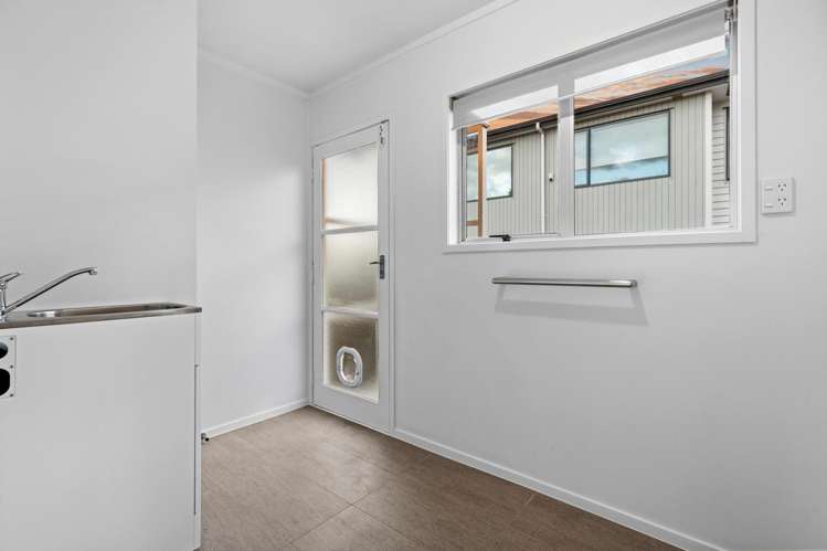 1/322 Royal Road Massey_15