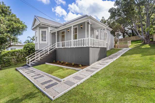 BEAUTIFULLY RENOVATED VILLA ON A FULL SITE!