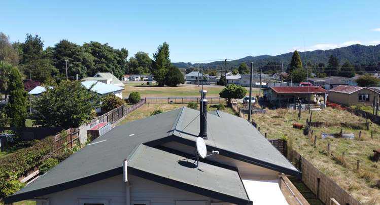 7 Main Street Reefton_18