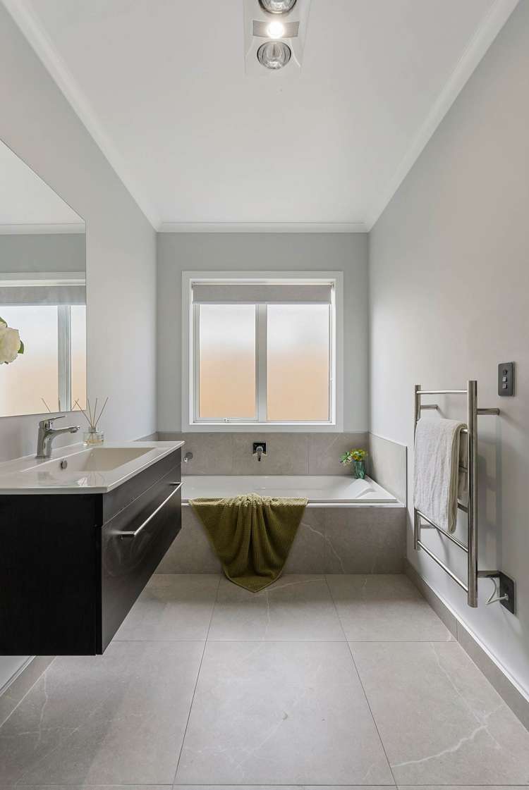 23 Soaring Bird Drive Takanini_11