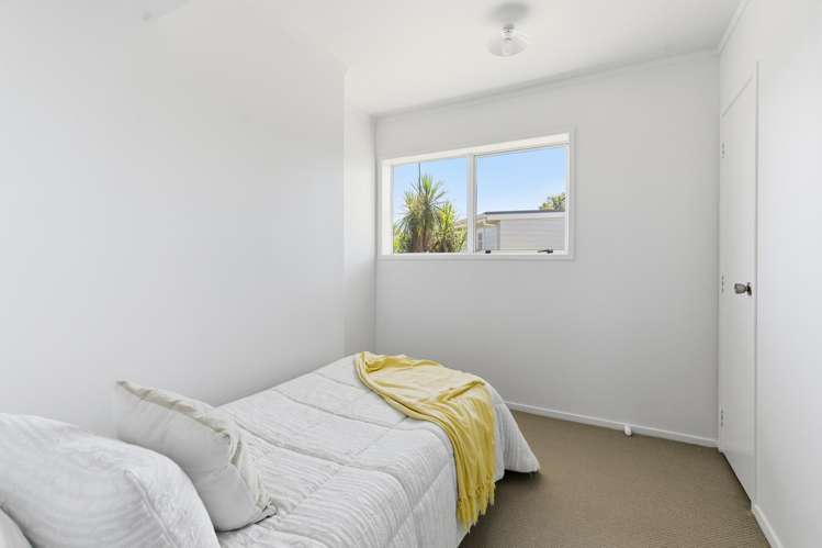 20A Robinson Avenue Holdens Bay_10