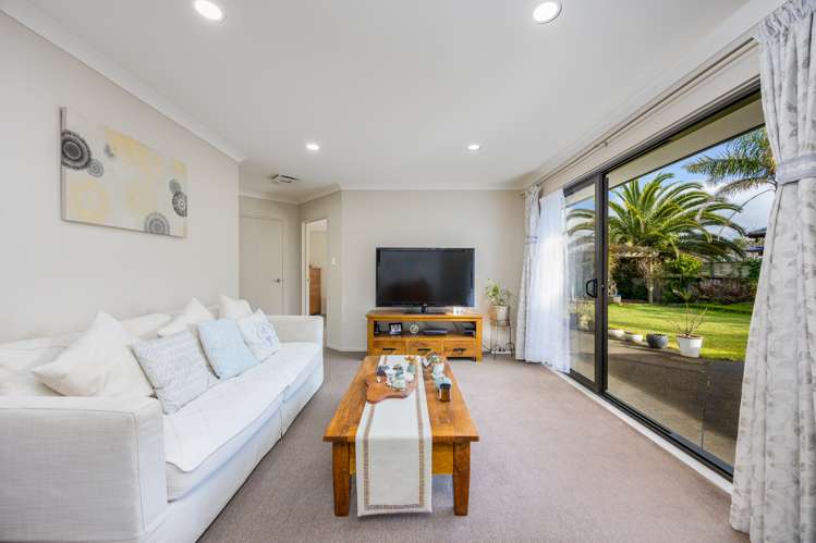 6 Lough Derg Place Pinehill_10