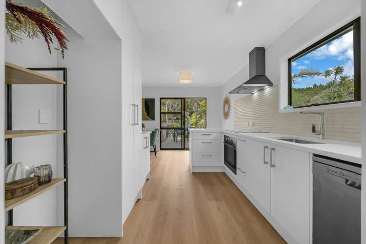 12 Sonnenberg Way Titirangi_12