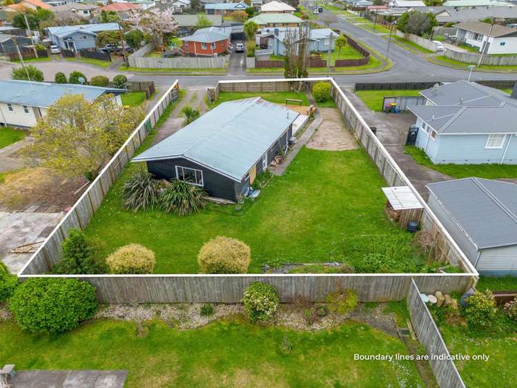 22 Fenruss Street Fairy Springs_23