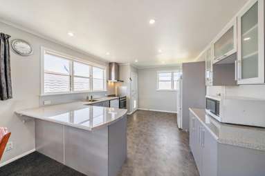84 Shakespeare Avenue_2