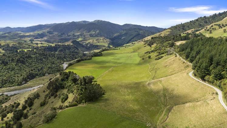 1 Takapari Road Pohangina_7