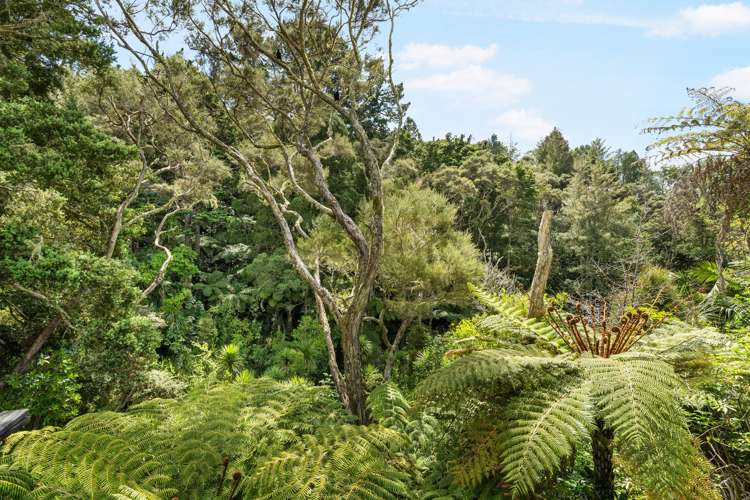 2/12 Herons Way Northcote_3