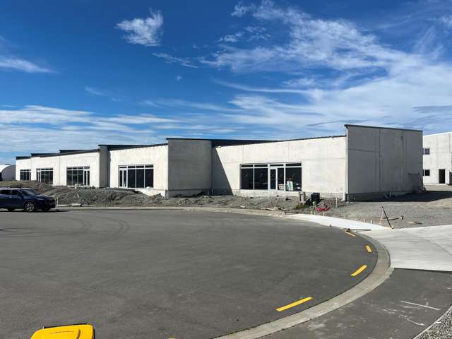 6/8 Lake Bryndwr Lane Burnside_1