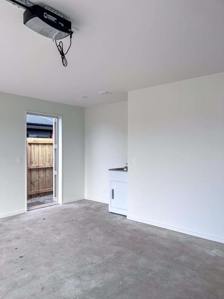 22 Accadia Drive 11103_13
