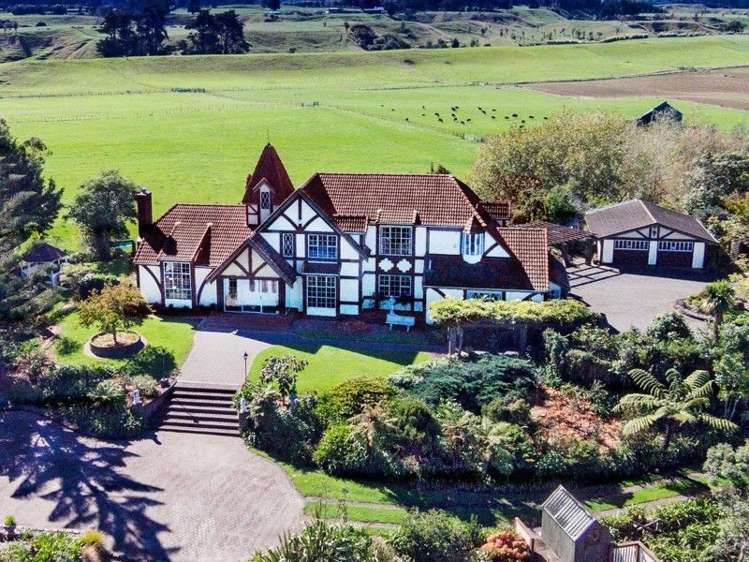 28 Pickwick Road Otamatea_34