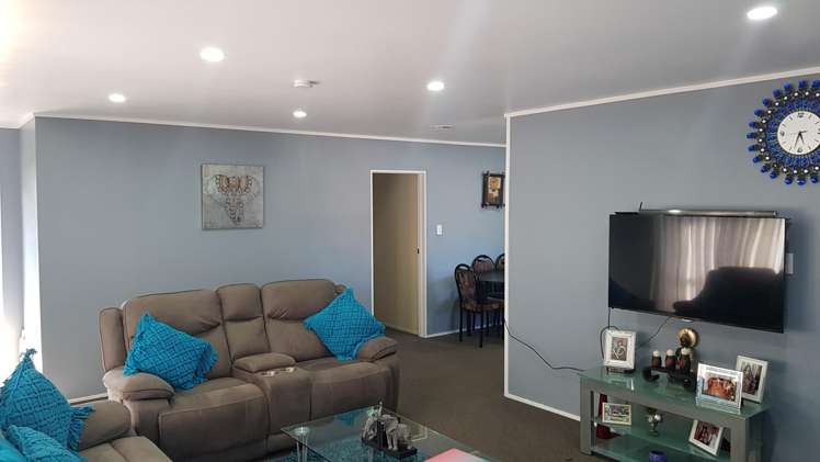 2/13 Bunnythorpe Road Papakura_14