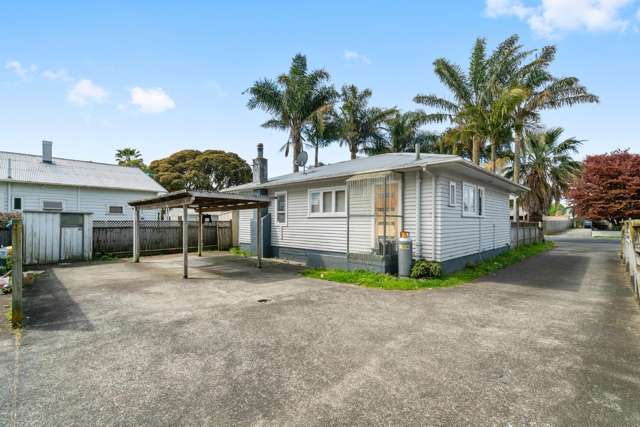 Well-located home in Takanini- Available Now!