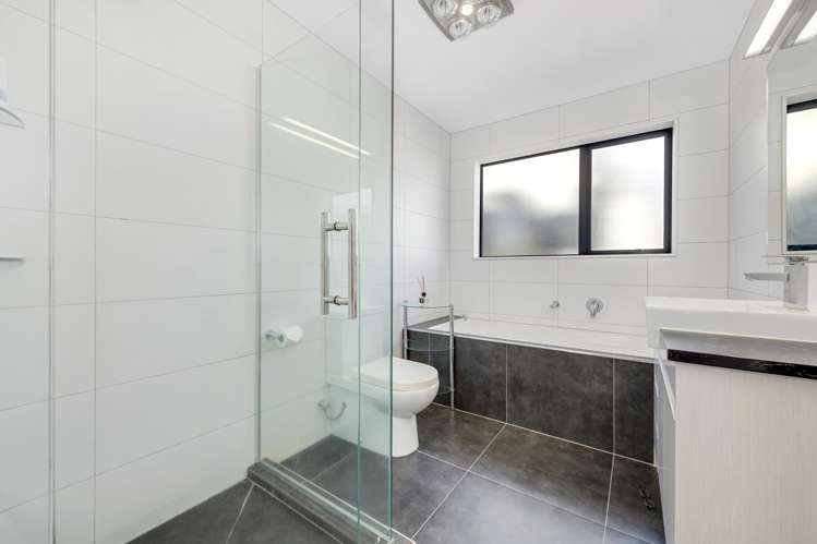 38 Terrasini Drive Flat Bush_17