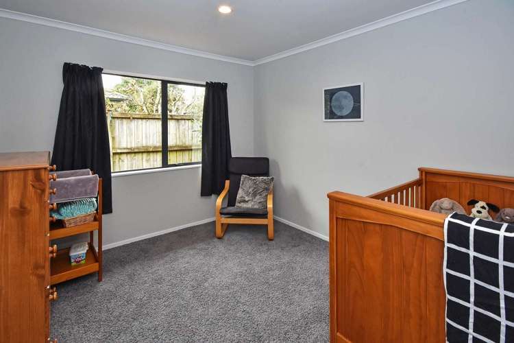 8 Aberdeen Crescent Wattle Downs_14