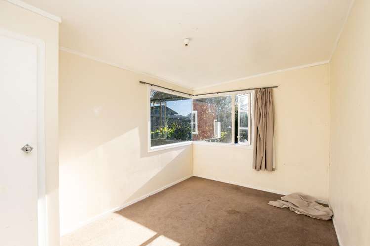 9 Front Miranda Road Waitakaruru_10