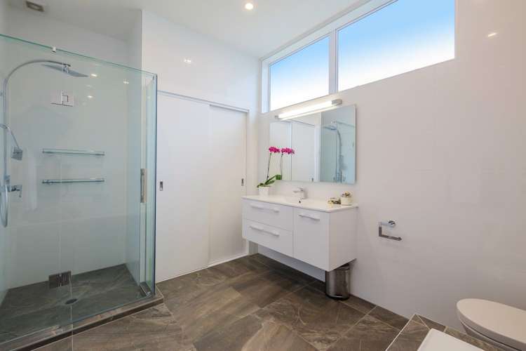 1/19 Lake Road Northcote_7