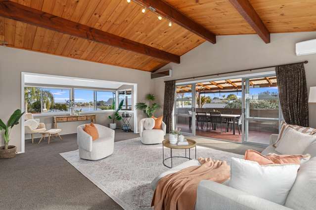 4 Sunny Bay Road Matua_1