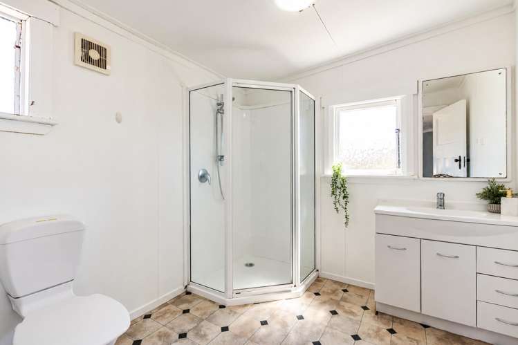 134 Seaview Road Westown_12