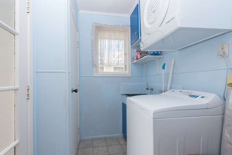 26 Awatere Street Clover Park_16