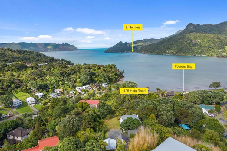 1125 Huia Road Huia_22