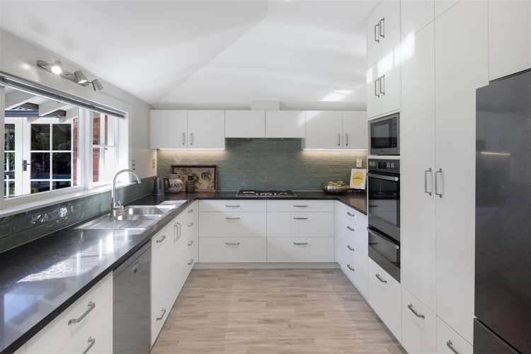 180 Fendalton Road Fendalton_6