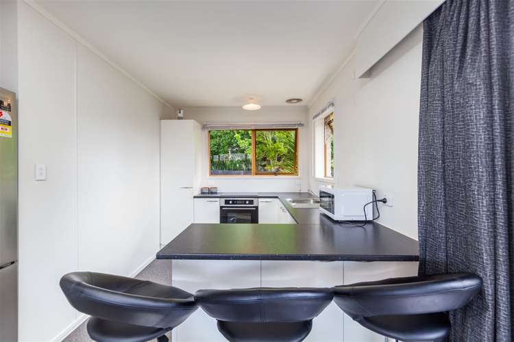 2/201 Henderson Valley Road Henderson_5