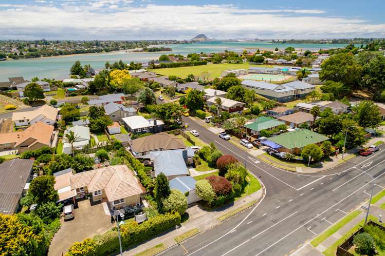 2 Sunset Crescent Maungatapu_25