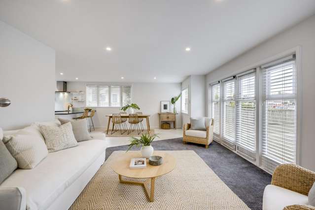2/8 Meeanee Quay Westshore_1