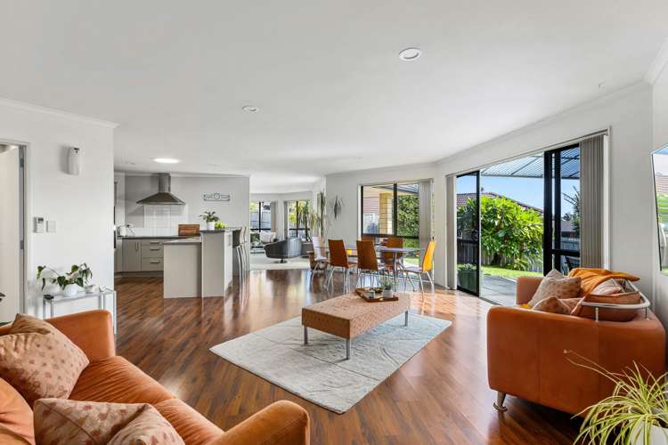 40 Rivervale Grove Stanmore Bay_5