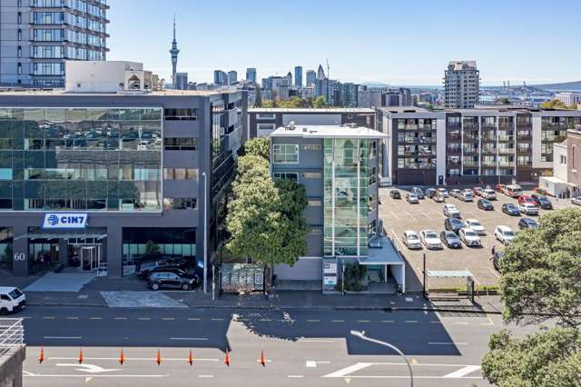 Exposure on Khyber Pass Road