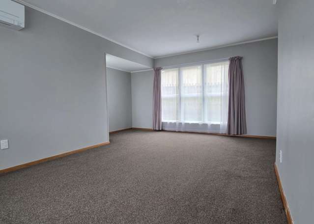 8B Devon Place Cannons Creek_4