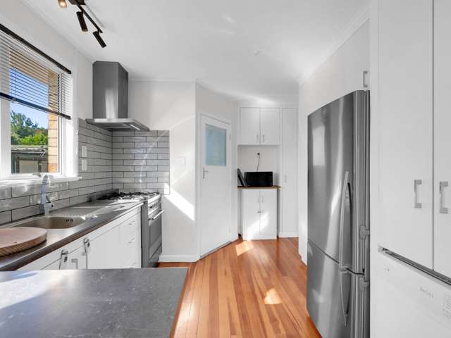 77 Houchens Road Glenview_3