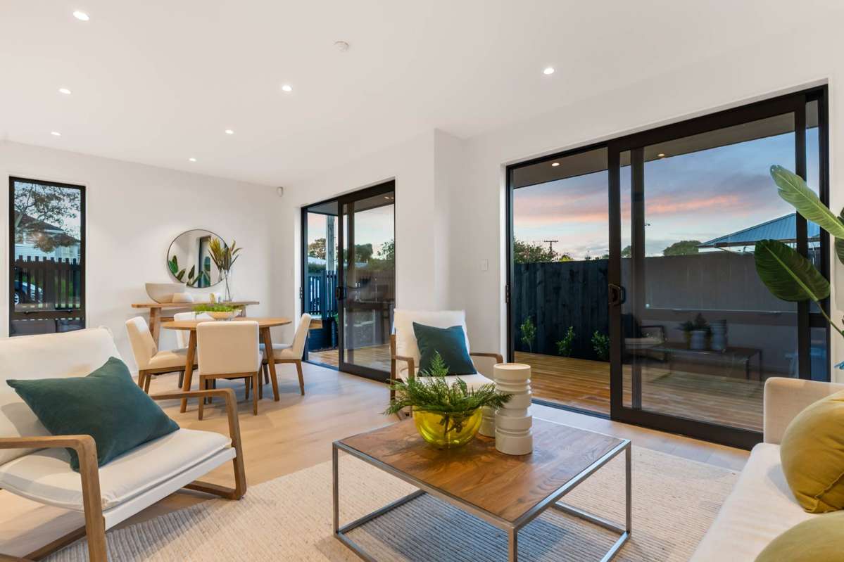 26-28 Weybridge Crescent_5