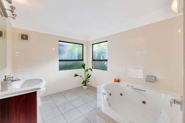 2/19a Seaview Road Castor Bay_19