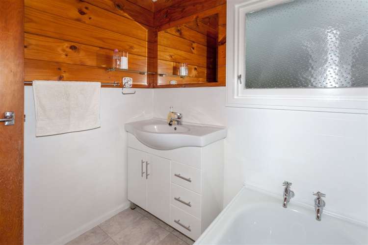 78a Thames Road Paeroa_16