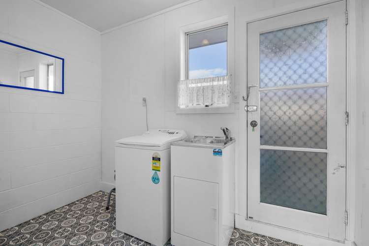 14 Leslie Place Deanwell_11