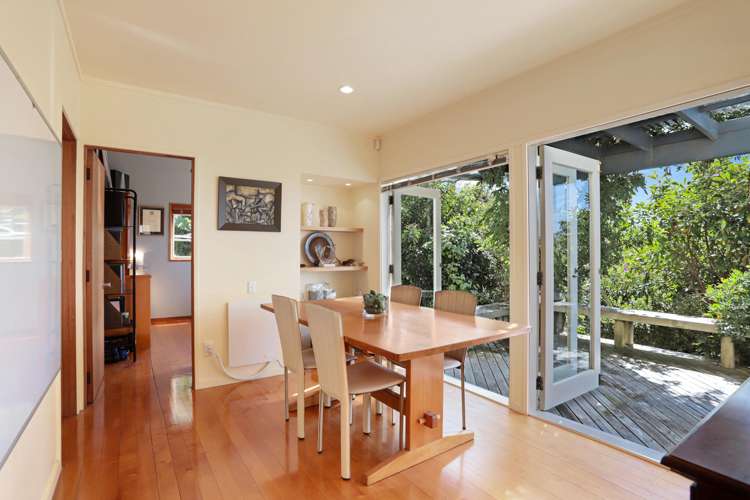 858 West Coast Road Waiatarua_11