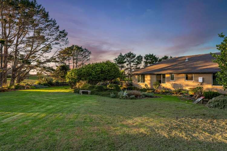 296a Oaia Road Muriwai_18