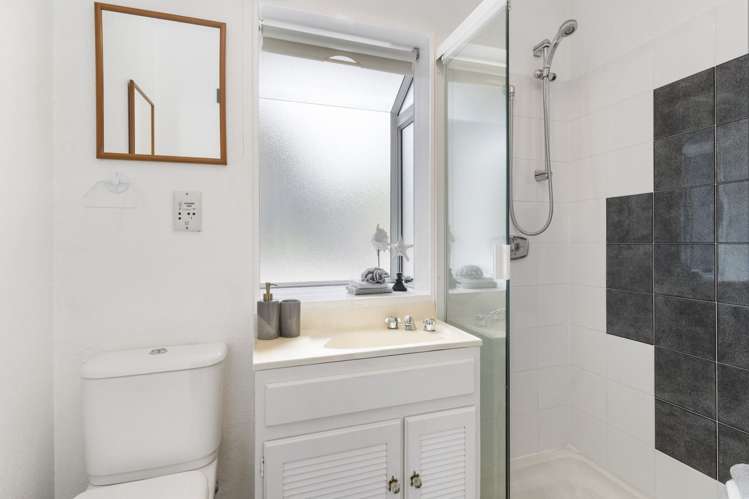 5 Puawai Place Northcote_12