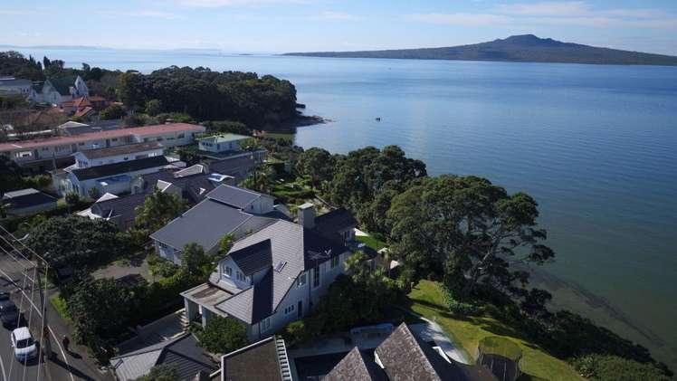 110 Vauxhall Road Narrow Neck_17