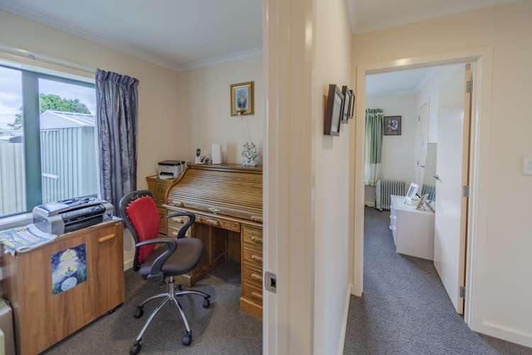 7 Gregory Grove Clive_15