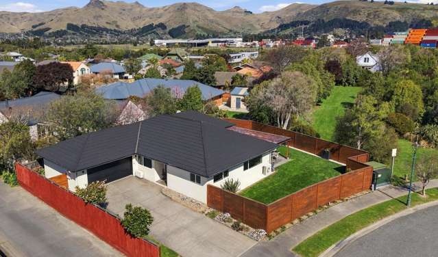 A Class Act On Kotuku Crescent