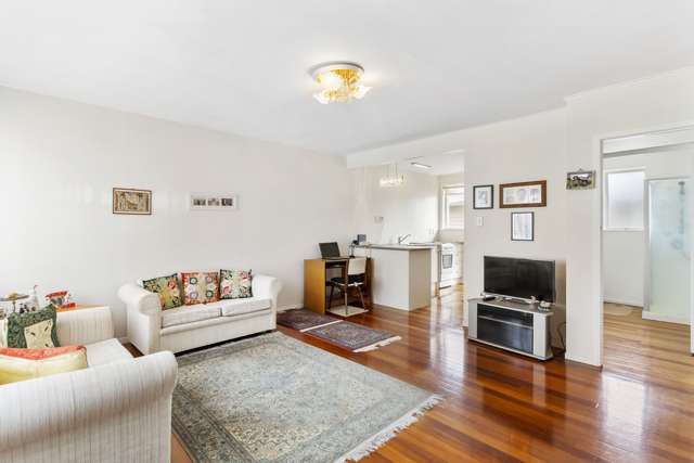 2/11 Preston Avenue Mount Albert_2