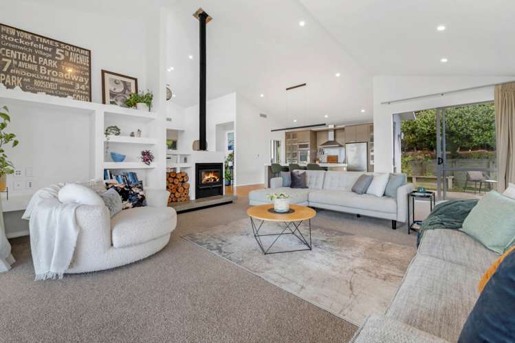 9 Intrepid Crescent Beachlands_6