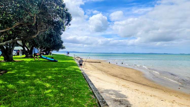 512 Grahams Beach Road Awhitu_30